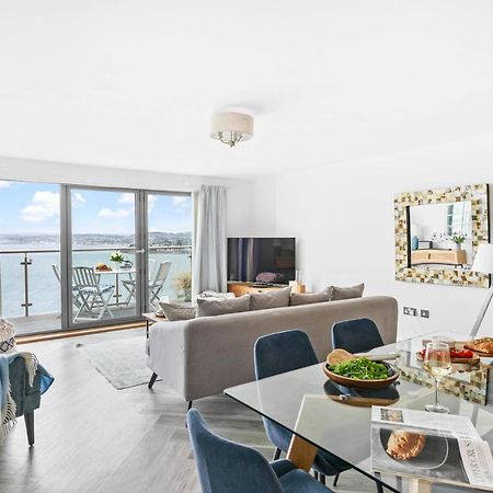 A7 Masts - Striking Beach Bolthole Apartment With Beautiful Sea Views Private Balcony & Parking Torquay Buitenkant foto