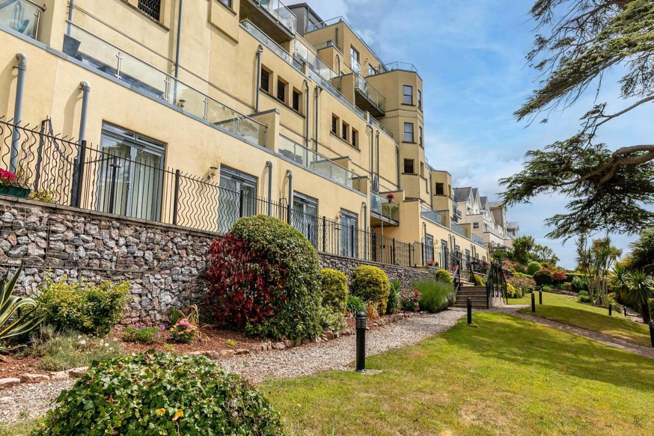 A7 Masts - Striking Beach Bolthole Apartment With Beautiful Sea Views Private Balcony & Parking Torquay Buitenkant foto