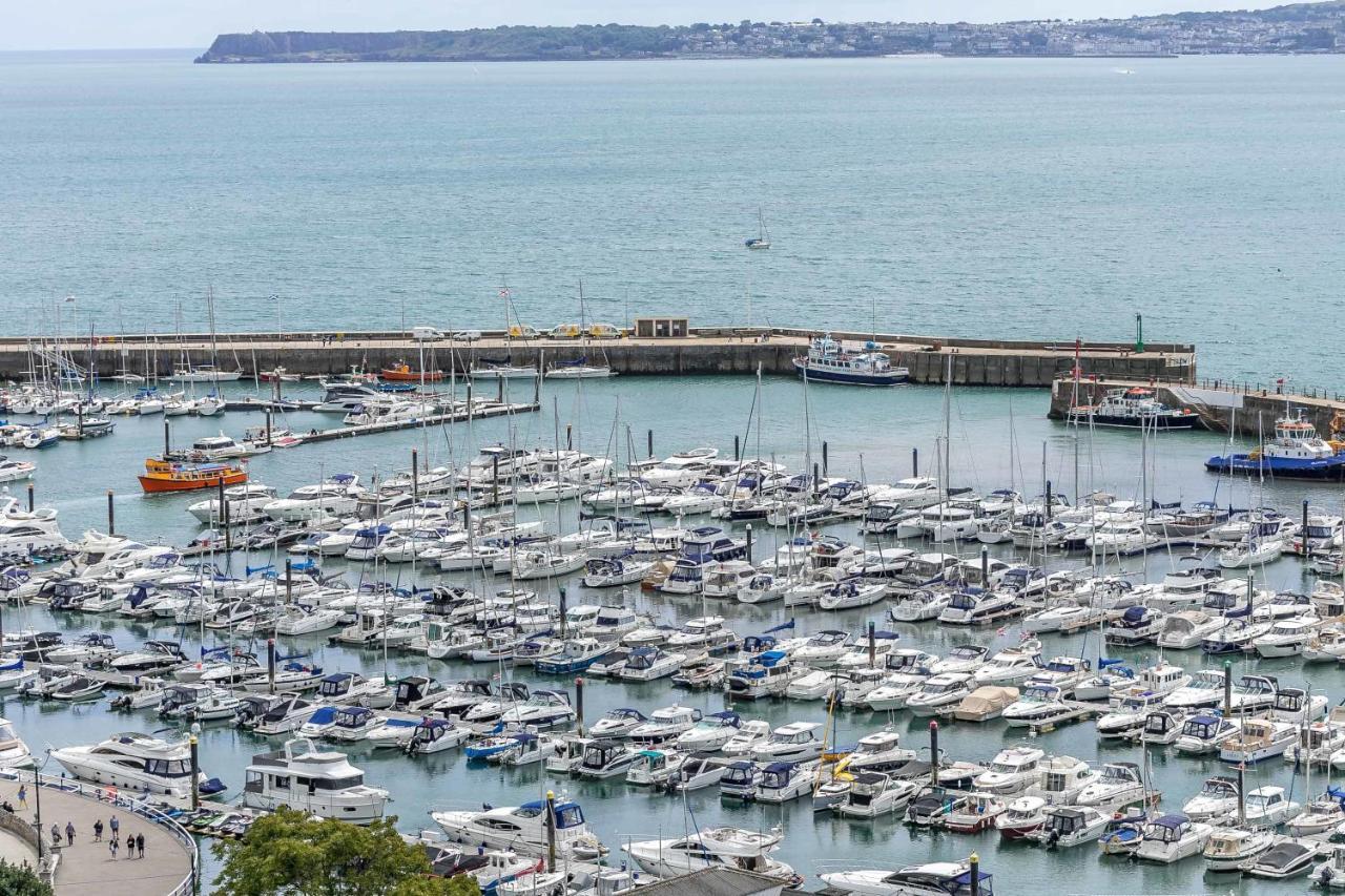 A7 Masts - Striking Beach Bolthole Apartment With Beautiful Sea Views Private Balcony & Parking Torquay Buitenkant foto