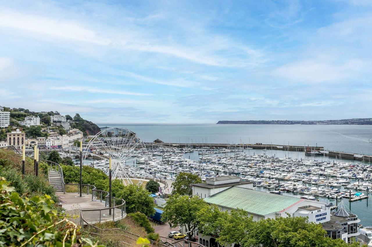 A7 Masts - Striking Beach Bolthole Apartment With Beautiful Sea Views Private Balcony & Parking Torquay Buitenkant foto