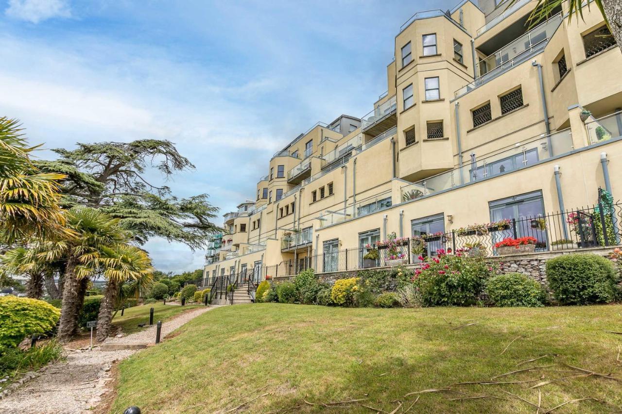 A7 Masts - Striking Beach Bolthole Apartment With Beautiful Sea Views Private Balcony & Parking Torquay Buitenkant foto