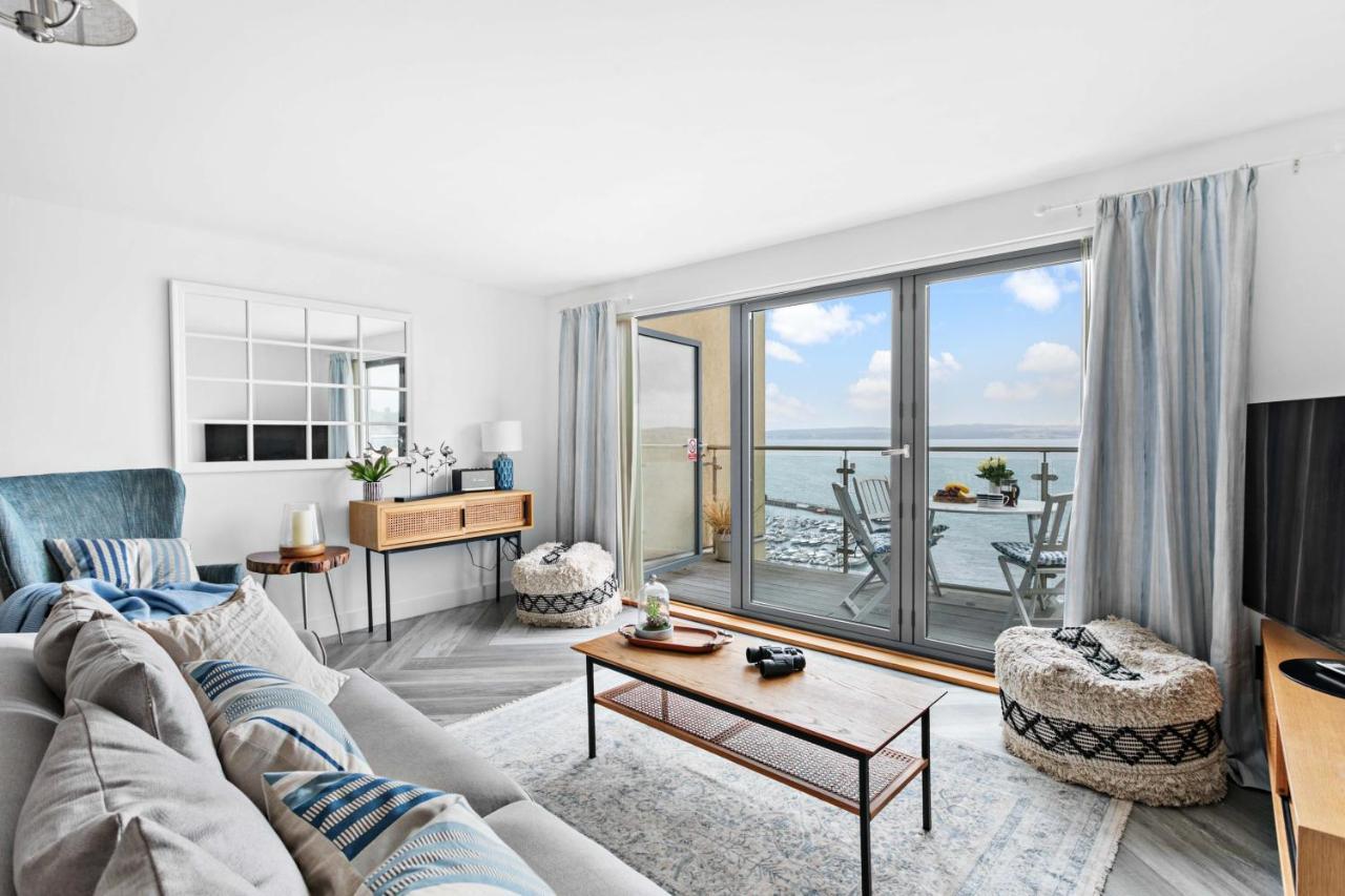 A7 Masts - Striking Beach Bolthole Apartment With Beautiful Sea Views Private Balcony & Parking Torquay Buitenkant foto