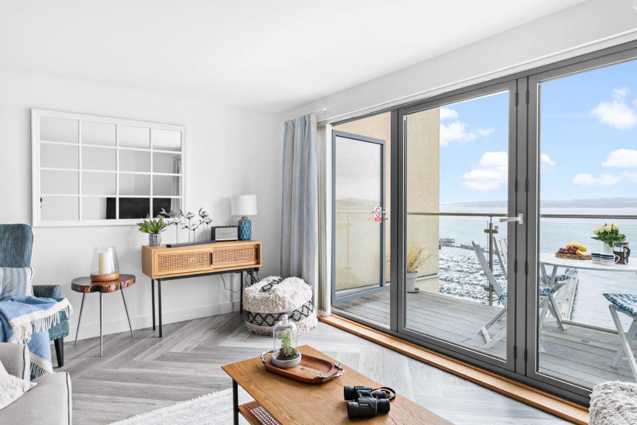 A7 Masts - Striking Beach Bolthole Apartment With Beautiful Sea Views Private Balcony & Parking Torquay Buitenkant foto